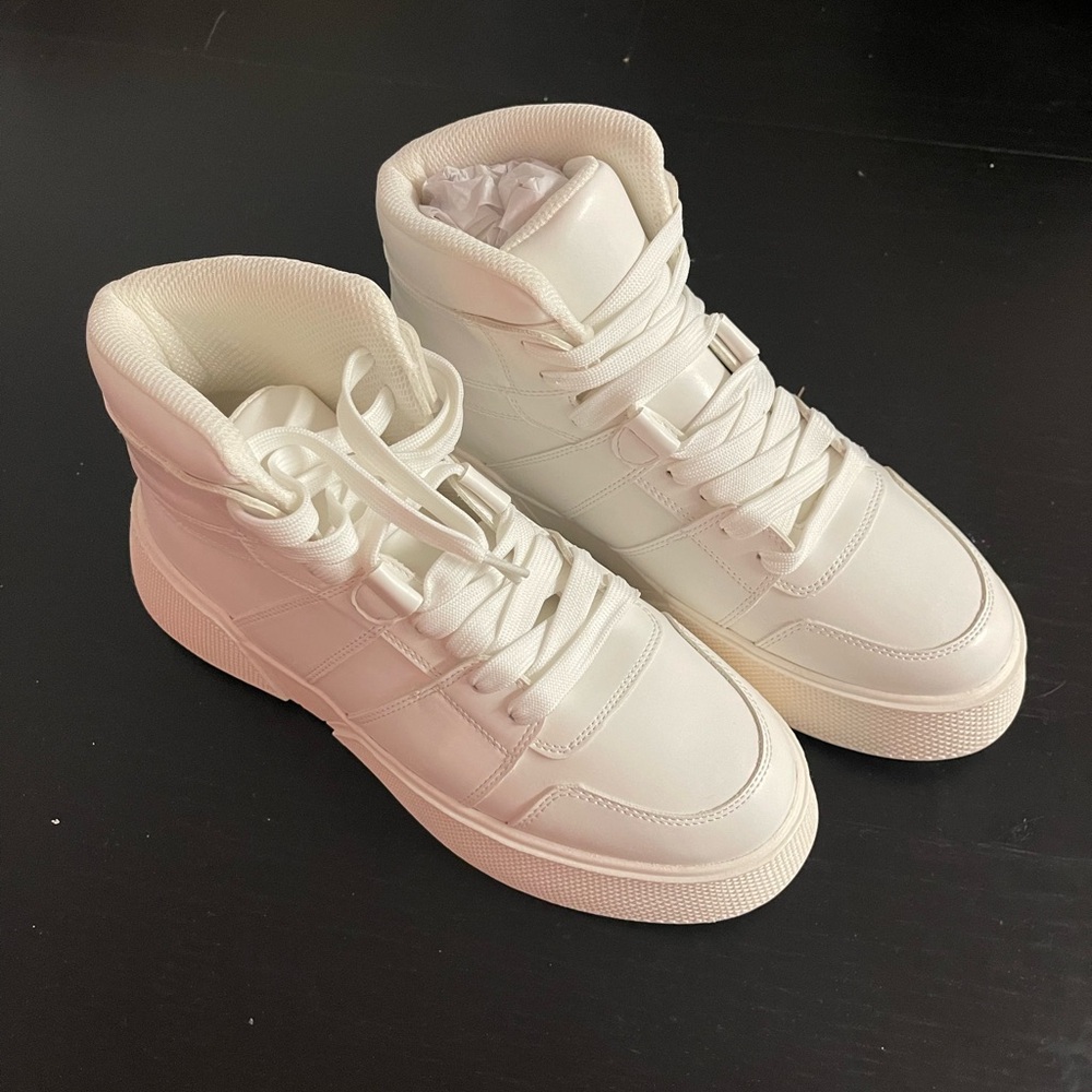 Kick On Sneakers